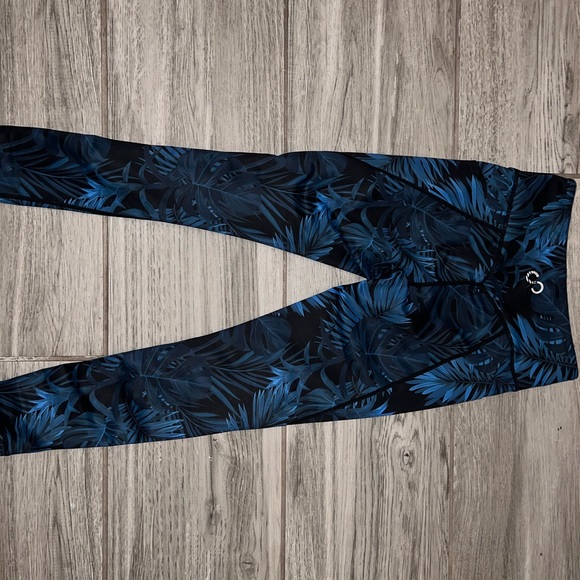 Brand: curves and combat boots.  like new, only worn once - Picture 2 of 2